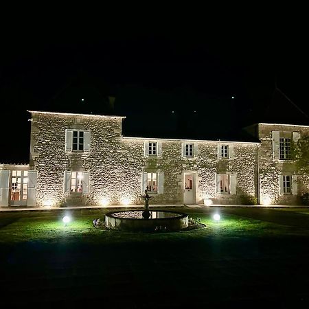 Chateau De Lafont Suites Saint-Vivien  Bagian luar foto