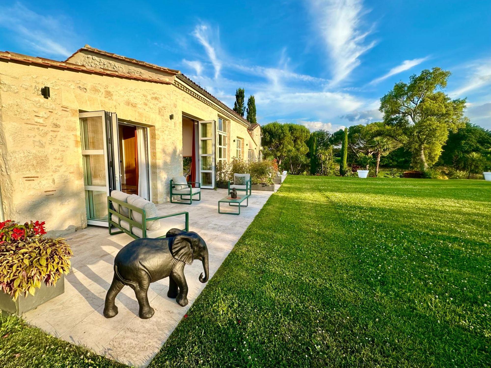 Chateau De Lafont Suites Saint-Vivien  Bagian luar foto
