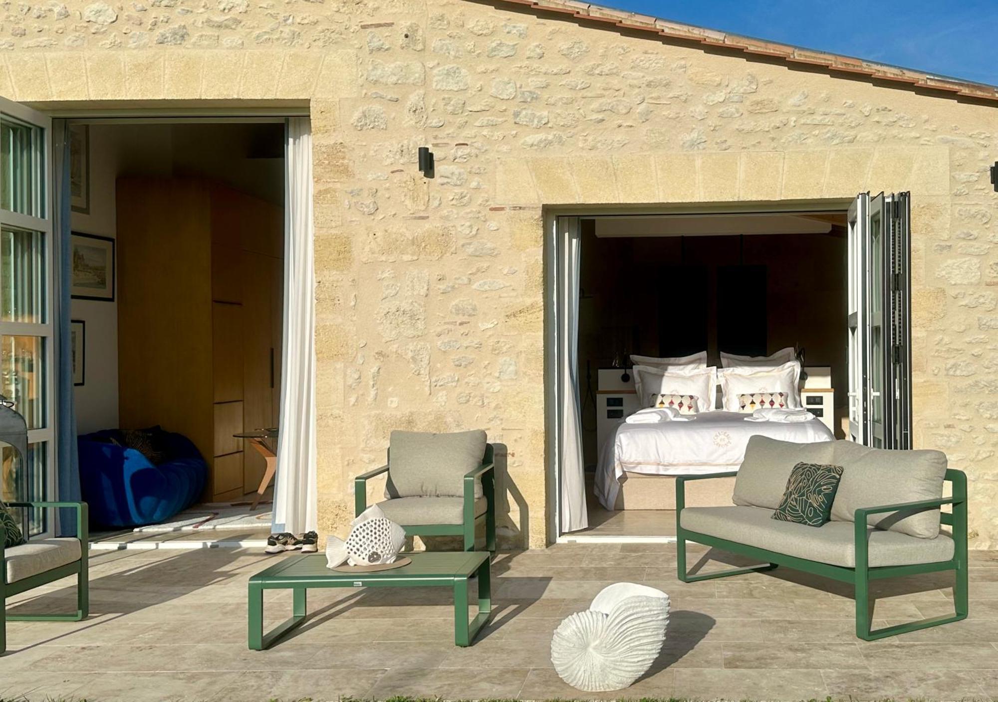 Chateau De Lafont Suites Saint-Vivien  Bagian luar foto
