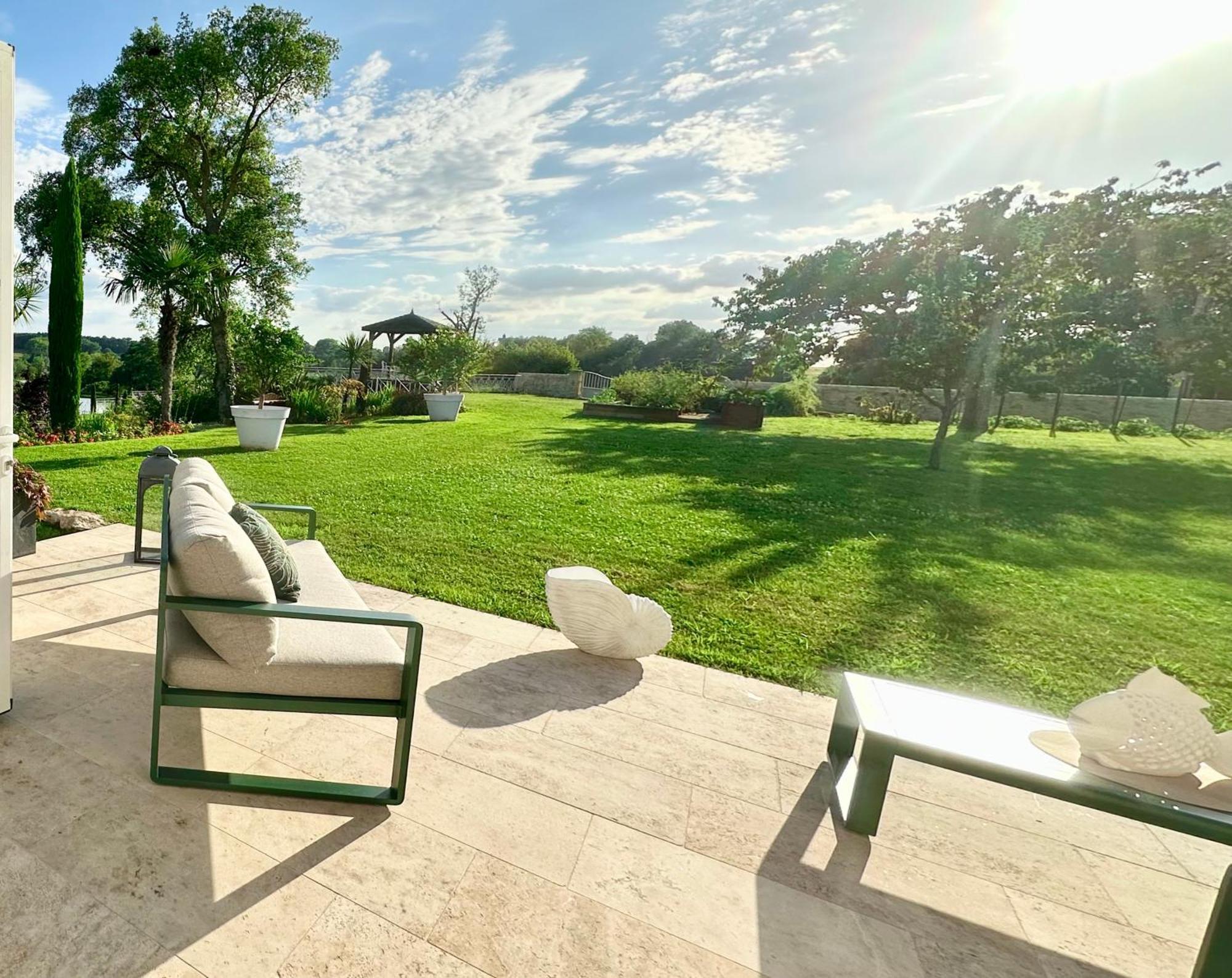 Chateau De Lafont Suites Saint-Vivien  Bagian luar foto
