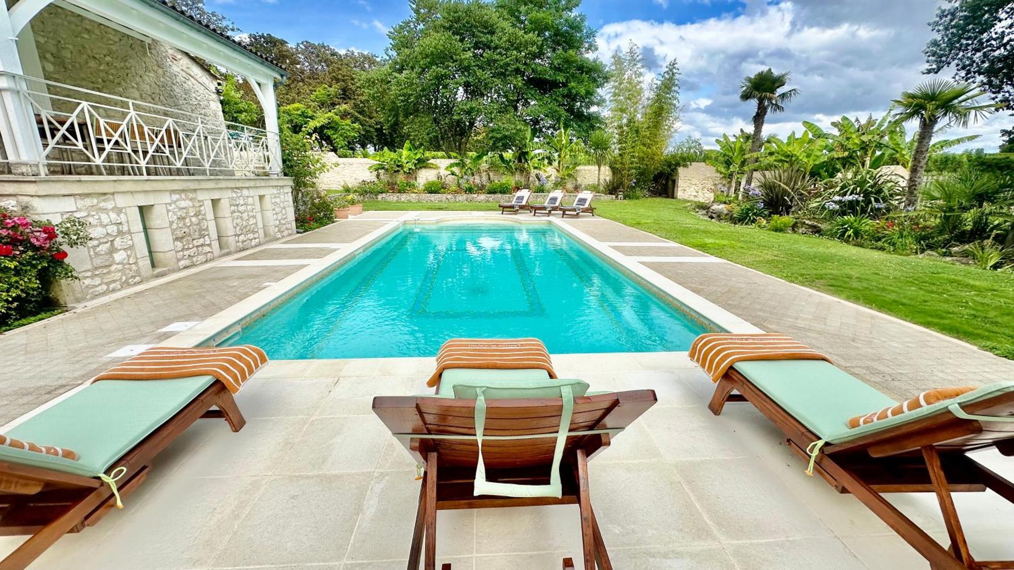 Chateau De Lafont Suites Saint-Vivien  Bagian luar foto