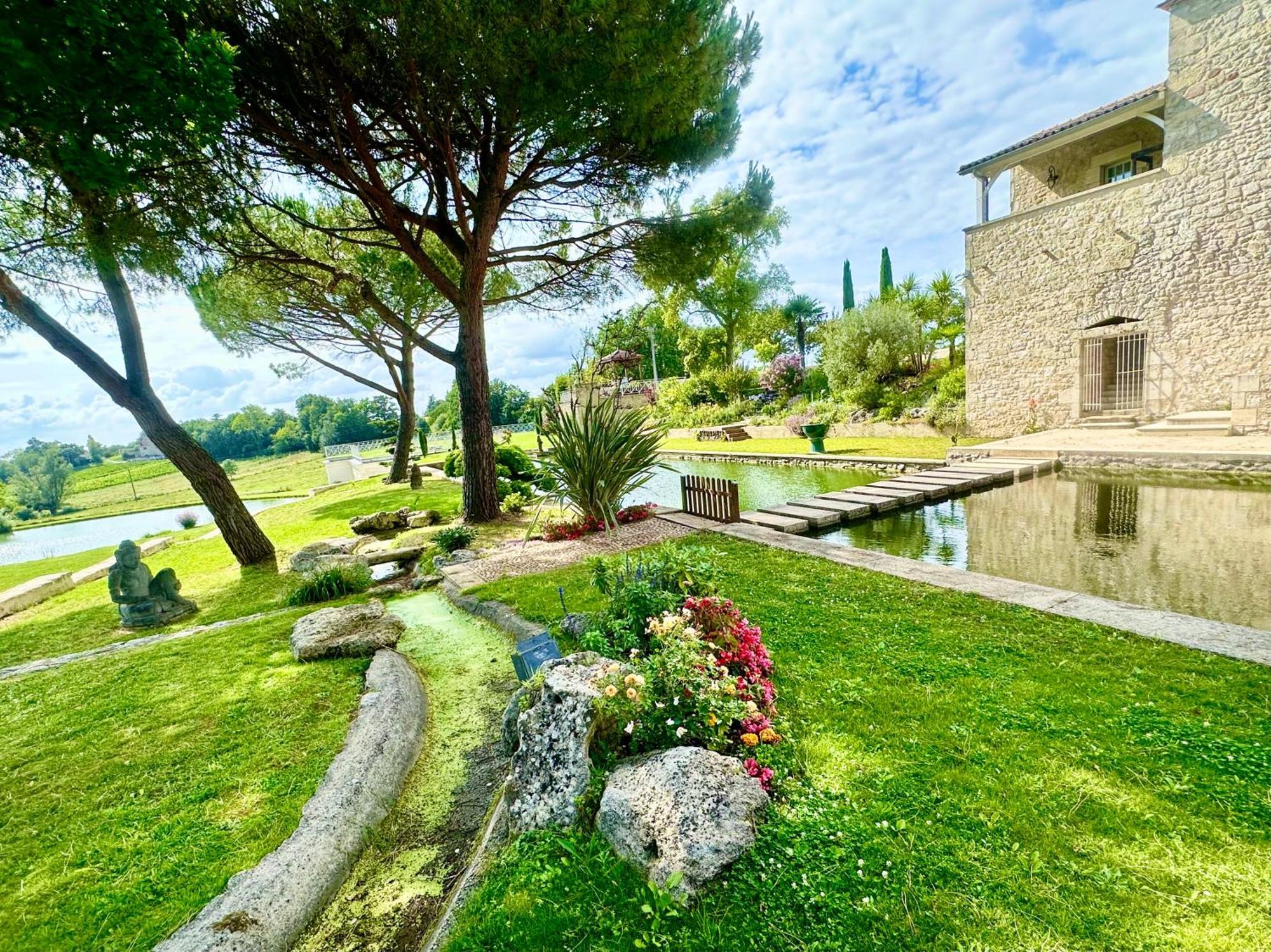 Chateau De Lafont Suites Saint-Vivien  Bagian luar foto