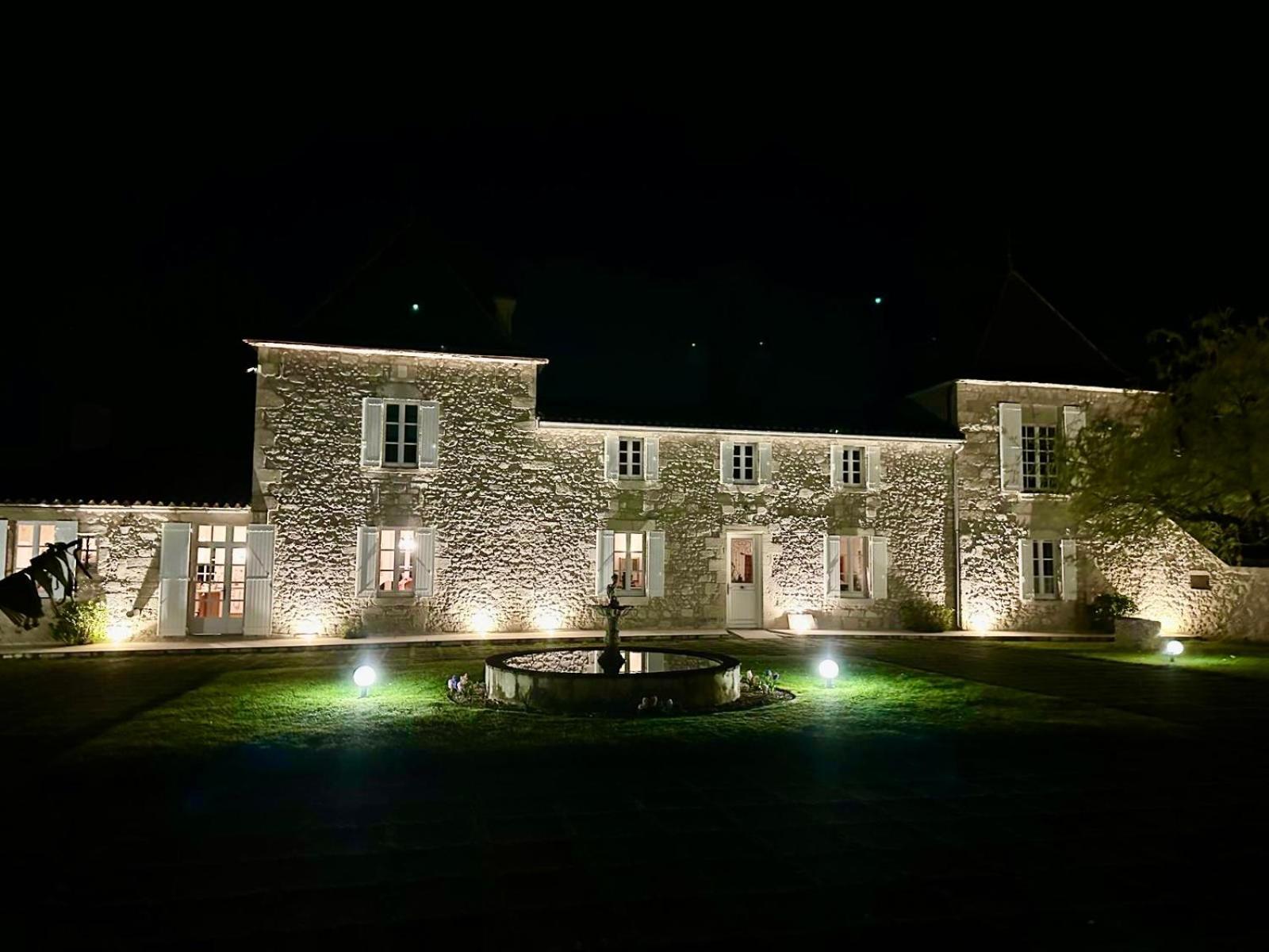 Chateau De Lafont Suites Saint-Vivien  Bagian luar foto